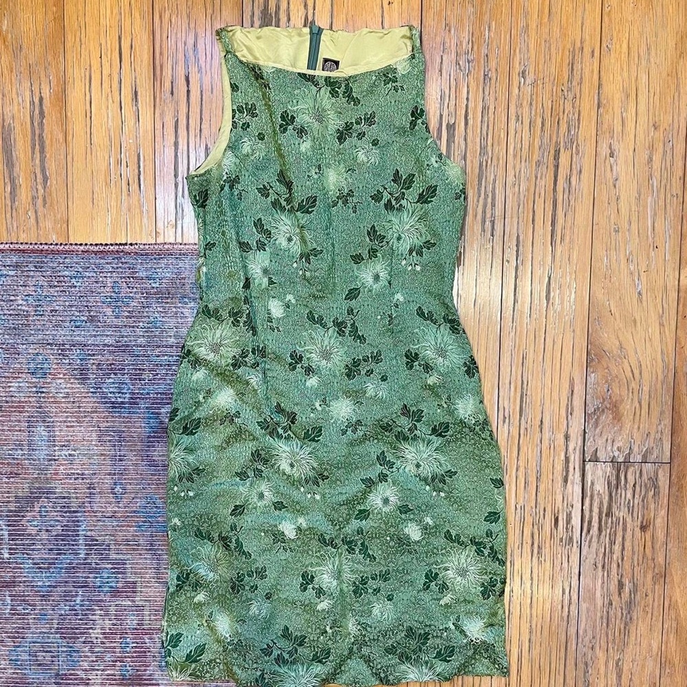 y2k tight pencil dress. No tagged size fits like a 2-4, Tear in the side seam